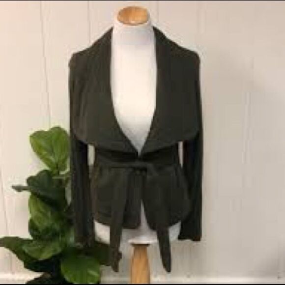 BCBG MAX AZRIA | Tie waist belted fitted jacket. Sz S - Picture 4 of 9